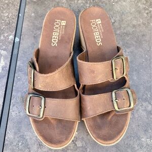 White Mountain Foot Beds Brown Leather Slide Sandals with Buckles 7